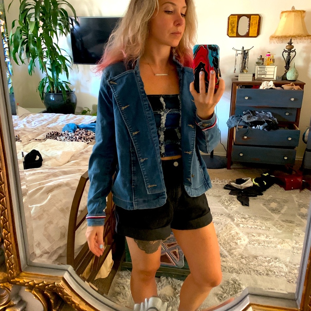 Like new Tommy Hilfiger stretchy denim jacket